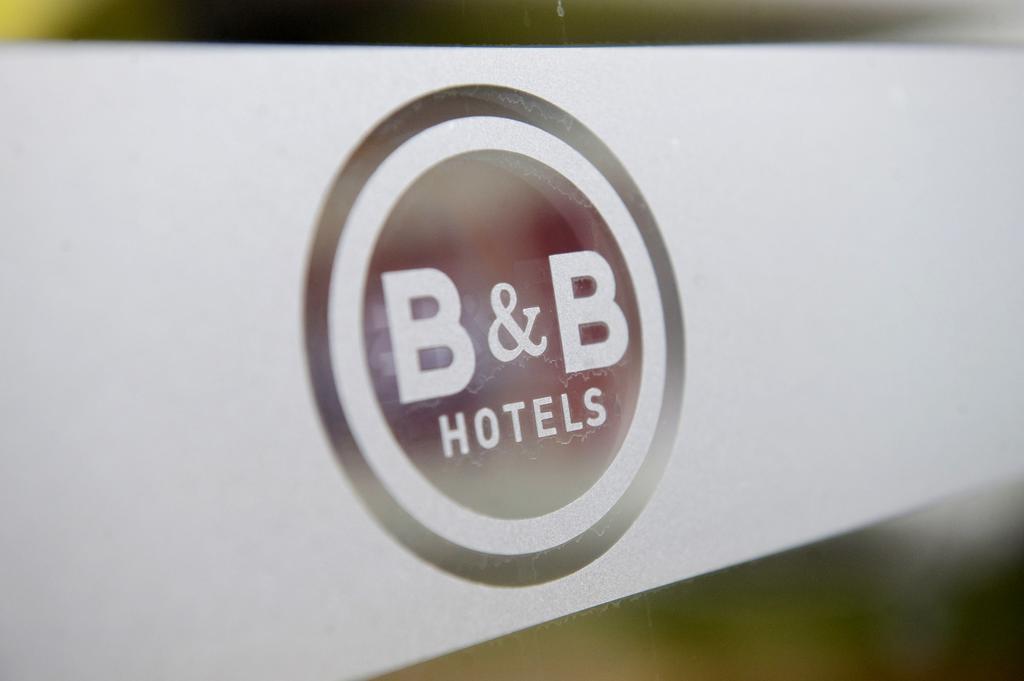 B&B HOTEL Hyères Exterior foto
