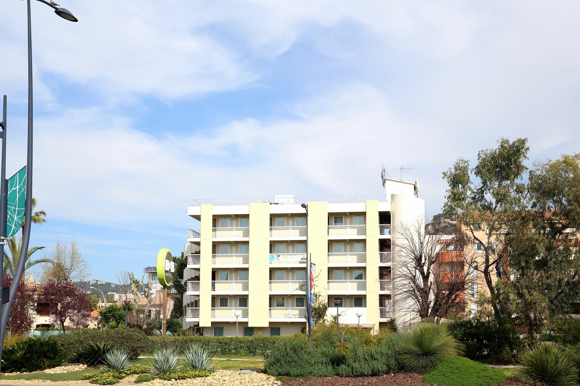B&B HOTEL Hyères Exterior foto