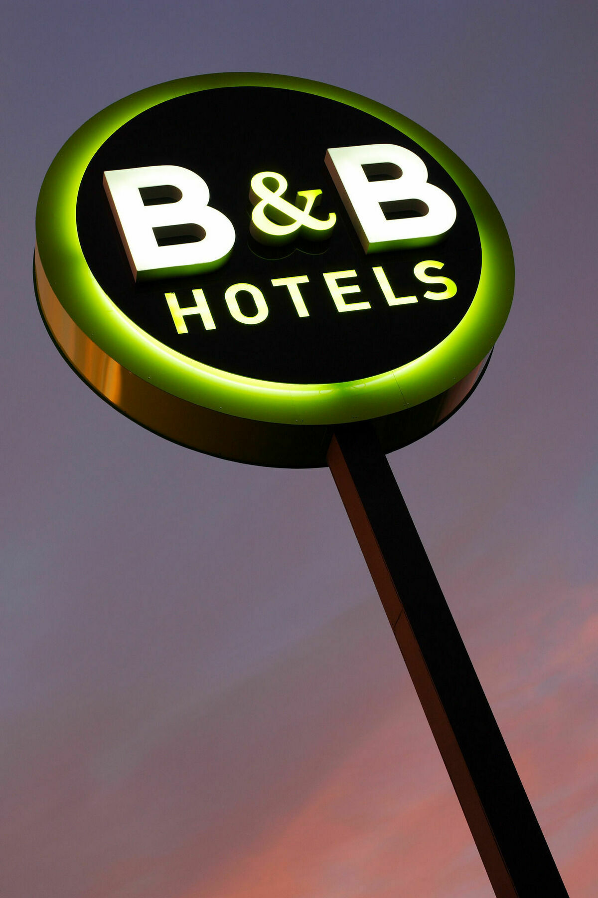 B&B HOTEL Hyères Exterior foto